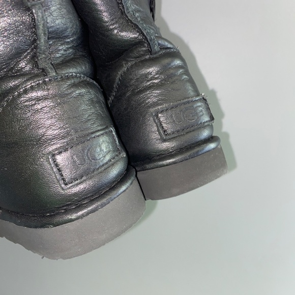 Wm 8 UGG Black Leather Unlined Mini Boot - Picture 5 of 15